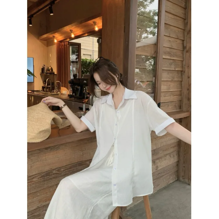 Chic White Short Sleeve Sun Protection Shirt Women's Loose Casual Artistic Simple Old Money Style Top Korean Style Summer Shirt
Chic White Short Sleeve Sun Protection Shirt Women's Loose Casual Artistic Simple Old Money Style Top Korean Style Summer Shirt