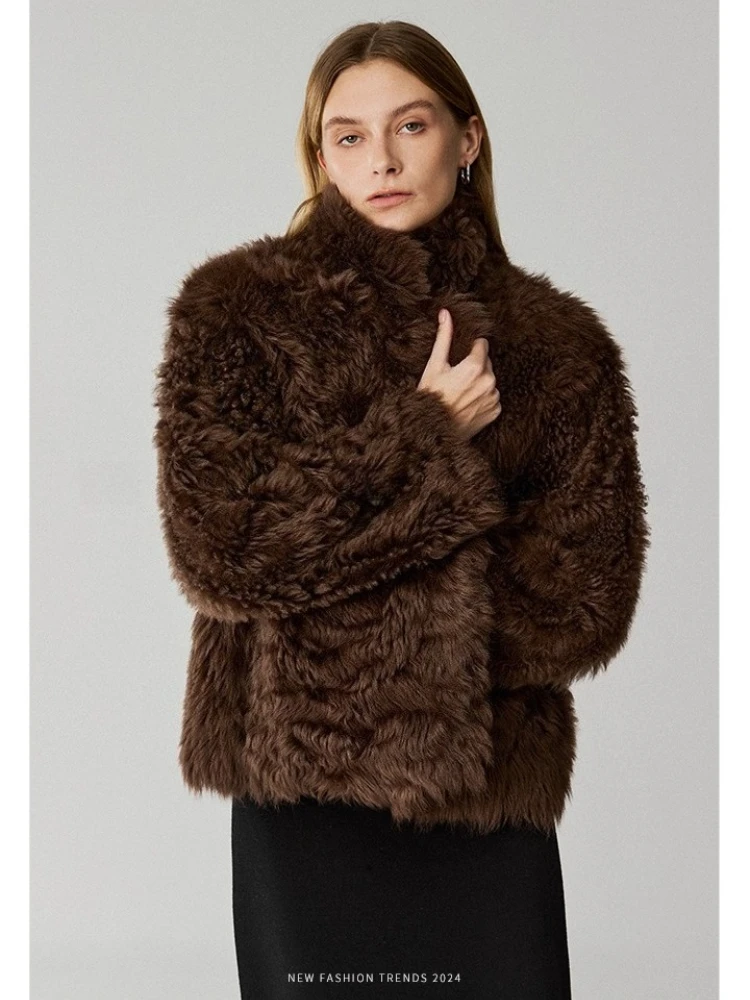 High-end Luxury Toscana Lamb Fur Cropped Winter Jackets for Women Simple Stand Collar Fluffy Warm Genuine Leather Real Fur Coat
High-end Luxury Toscana Lamb Fur Cropped Winter Jackets for Women Simple Stand Collar Fluffy Warm Genuine Leather Real Fur Coat