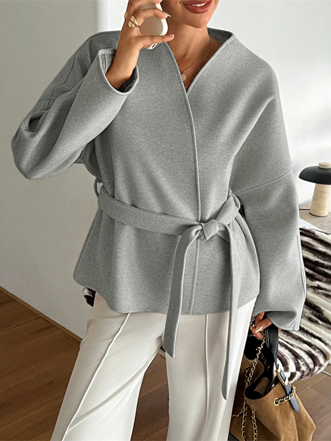 Women's ort Jaet Coat European Sle Loose Fit V-Ne Long Sve with Belt Pure Color Outerwear Winter Faion
Women's ort Jaet Coat European Sle Loose Fit V-Ne Long Sve with Belt Pure Color Outerwear Winter Faion