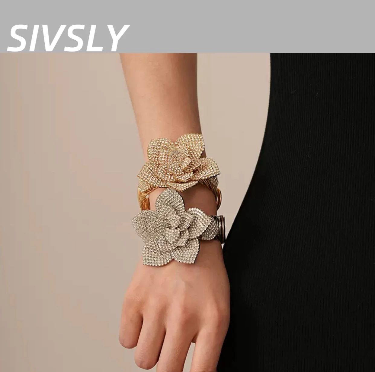 The open bracelets popular in Europe and the United States have a unique and luxurious temperament and a high-end feeling.
The open bracelets popular in Europe and the United States have a unique and luxurious temperament and a high-end feeling.
