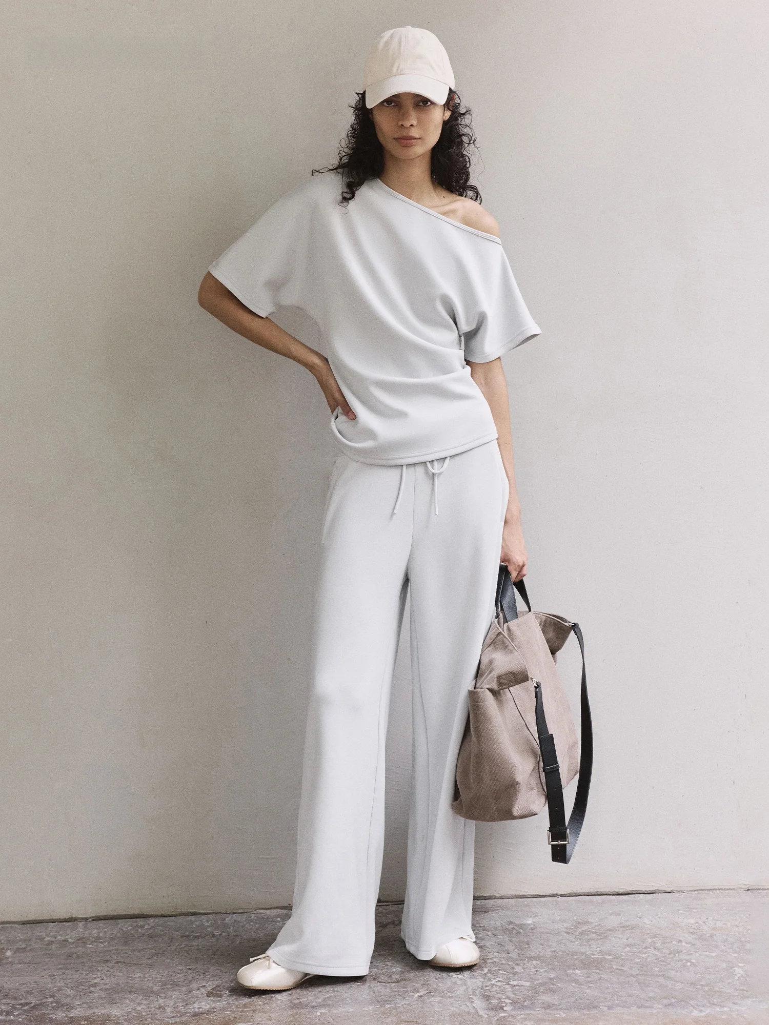 ENAGOSTO High Waist Drawstring Wide Leg Casual Pants T-Shirt Set Asymmetrical One Shoulder Top Two-Piece Set Spring Fashion
ENAGOSTO High Waist Drawstring Wide Leg Casual Pants T-Shirt Set Asymmetrical One Shoulder Top Two-Piece Set Spring Fashion