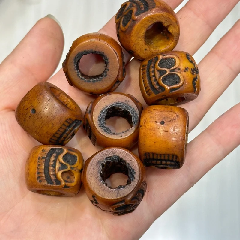 Old Bone Corpse Forest Running Ring
Old Bone Corpse Forest Running Ring