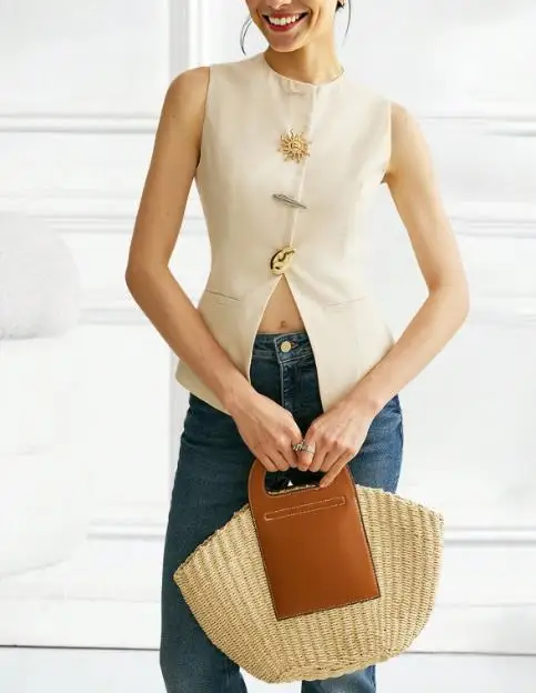 2026 New Popular Women's Outerwear with Decorative Buttons Solid Color Sleeveless Temperament Vest Tank Top T-Shirts
2026 New Popular Women's Outerwear with Decorative Buttons Solid Color Sleeveless Temperament Vest Tank Top T-Shirts