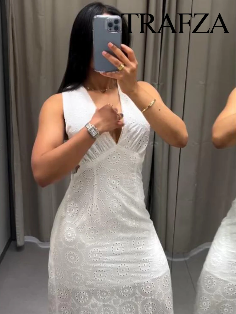TRAFZA Women Summer Fashion Cotton V-neck Hollow Out Embroidered Midi Dress Female Simple Elegant Sexy Backless Long Slim Dress
TRAFZA Women Summer Fashion Cotton V-neck Hollow Out Embroidered Midi Dress Female Simple Elegant Sexy Backless Long Slim Dress