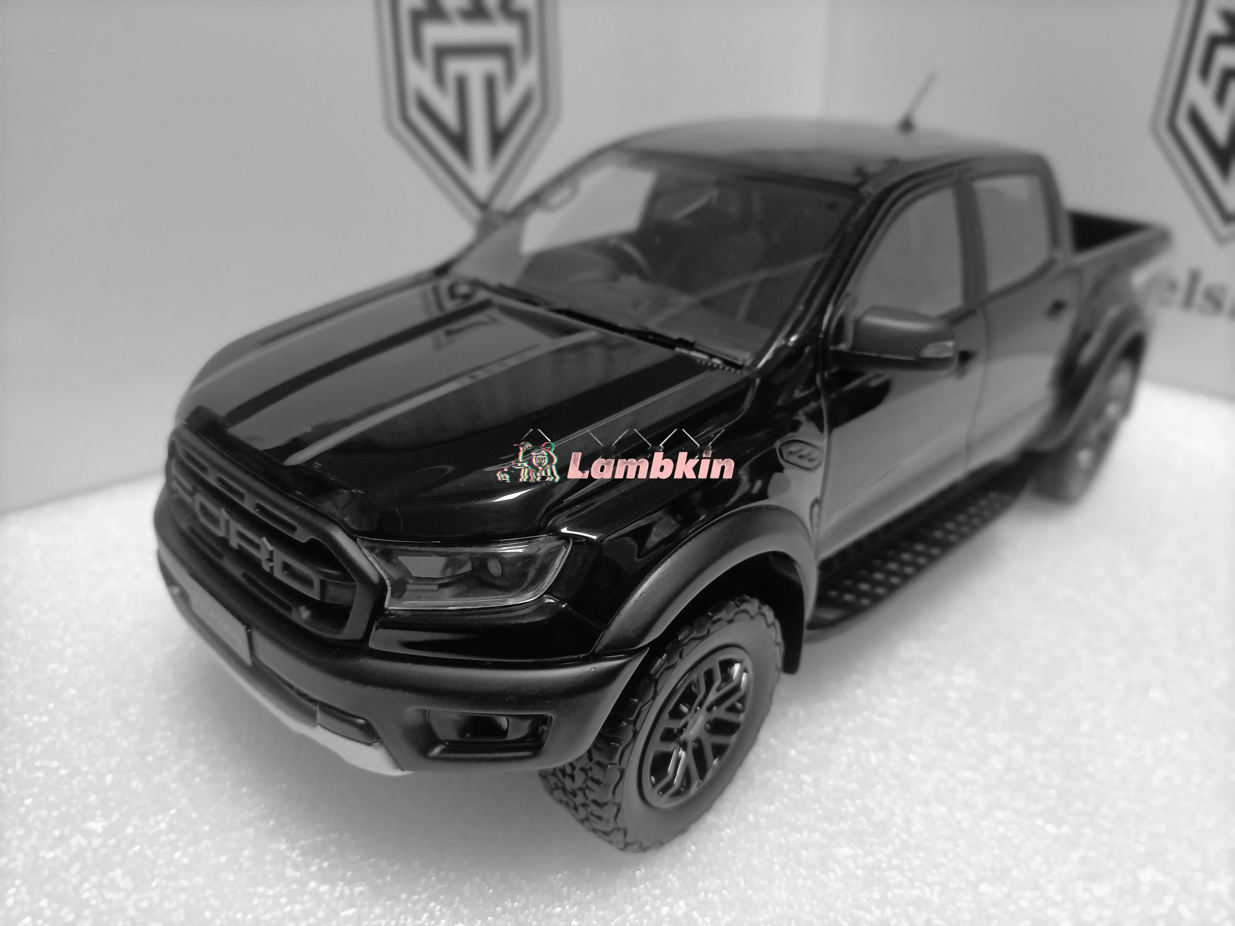 Feelslike 1/18 Ford Ranger Raptor v8 2020 Pickup Truck Model black Collectible Gift Ornaments Miniatures
Feelslike 1/18 Ford Ranger Raptor v8 2020 Pickup Truck Model black Collectible Gift Ornaments Miniatures