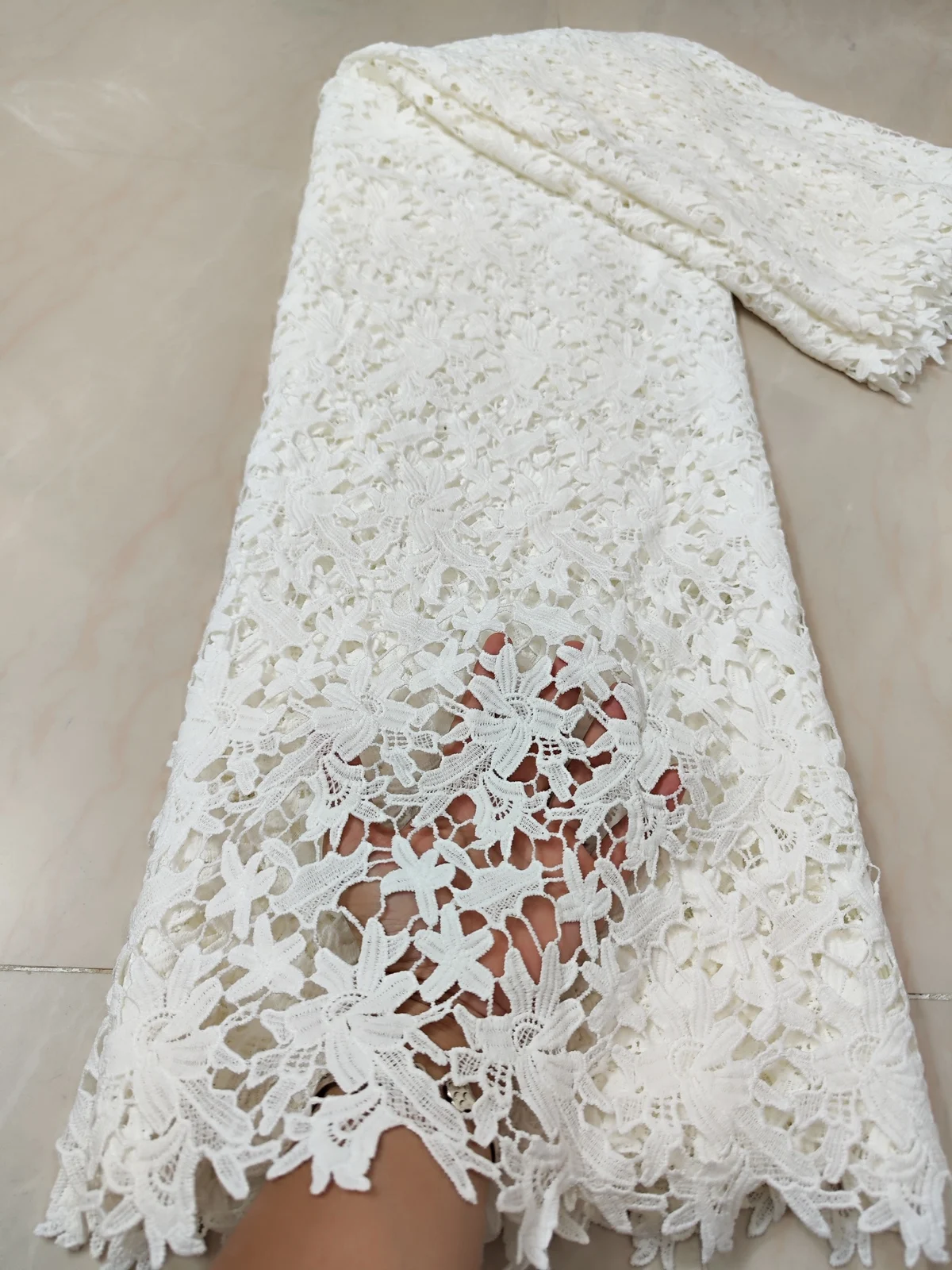 White Guipure Cord Embroidery African Tulle Lace Fabric 2023 Nigerian French Water Soluble Lace Fabric For Party Dress PJFT2328
White Guipure Cord Embroidery African Tulle Lace Fabric 2023 Nigerian French Water Soluble Lace Fabric For Party Dress PJFT2328