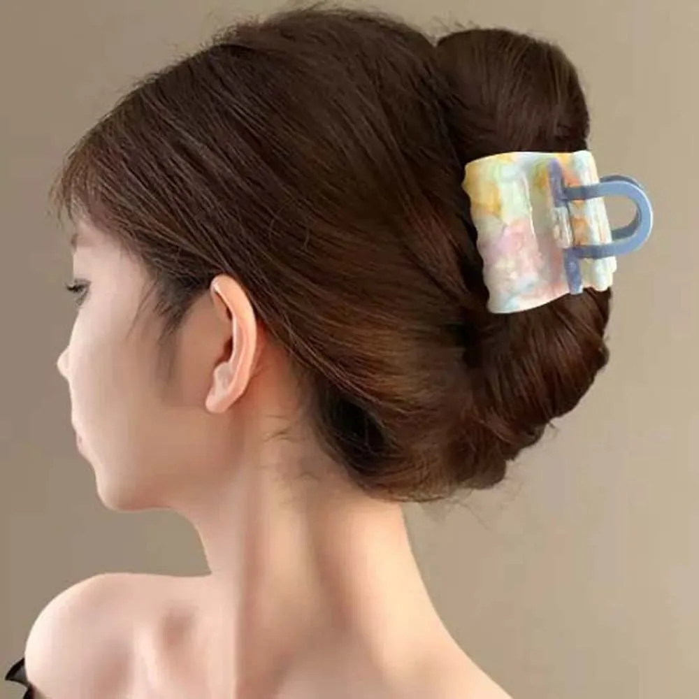 Элегантная сумка в форме акулы, градиентный цвет, креативная уксусная кислота, коготь для волос, водонепроницаемая заколка в виде акулы в корейском стиле для женщин
Элегантная сумка в форме акулы, градиентный цвет, креативная уксусная кислота, коготь для волос, водонепроницаемая заколка в виде акулы в корейском стиле для женщин