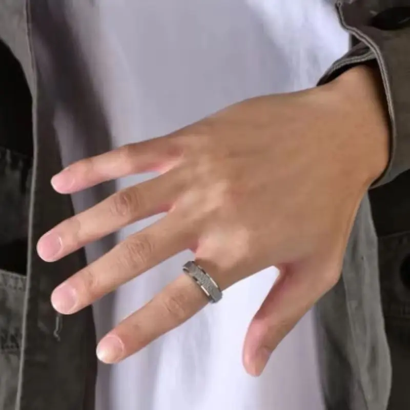 Stainless Steel Rotating Ring - Adjustable Unisex Jewelry Accessory for Dropshipping Wholesale Sizes 6-12
Stainless Steel Rotating Ring - Adjustable Unisex Jewelry Accessory for Dropshipping Wholesale Sizes 6-12