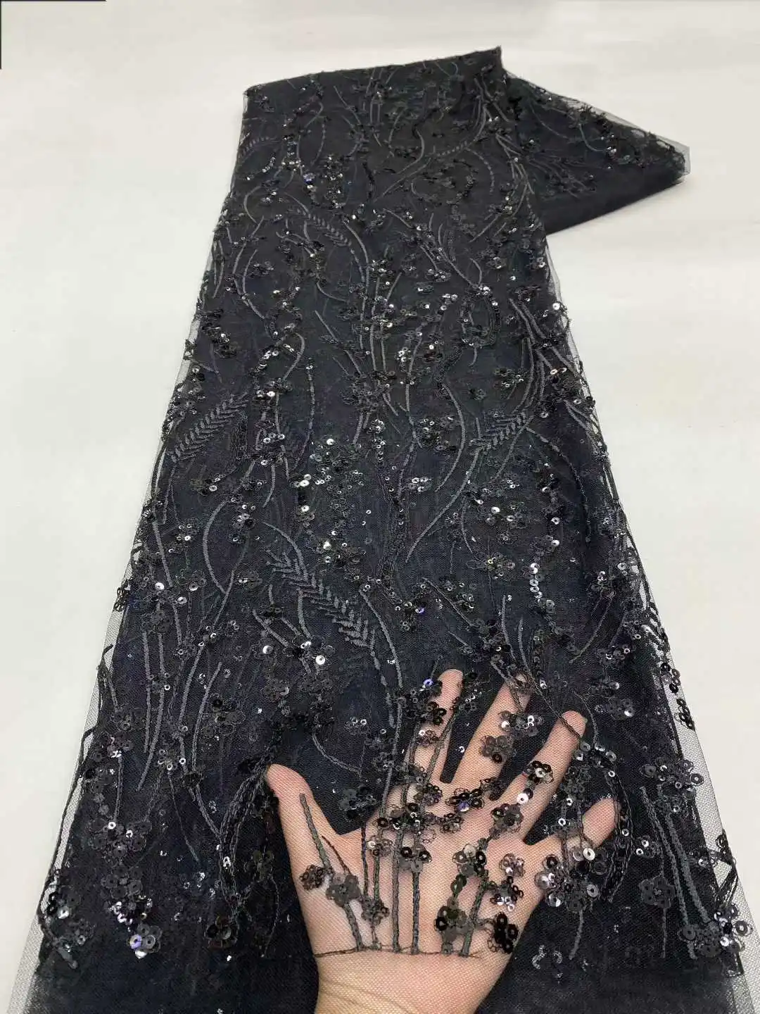 New Design Black African Nigerian Sequins Beaded Lace 2026 High Quality French Mesh Lace Fabric for Bride Party Wedding Dresses
New Design Black African Nigerian Sequins Beaded Lace 2026 High Quality French Mesh Lace Fabric for Bride Party Wedding Dresses
