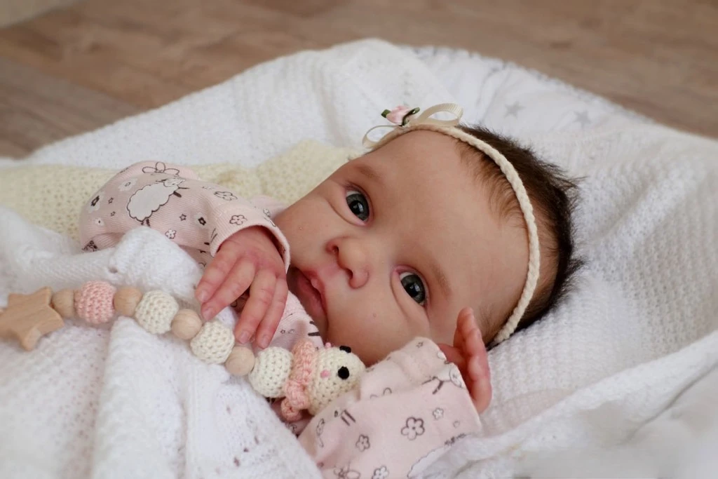 NPK 19''Already Painted Kits Miley Very Lifelike with Many Details Veins Reborn Doll Kit with Extra Body and Eyes
NPK 19''Already Painted Kits Miley Very Lifelike with Many Details Veins Reborn Doll Kit with Extra Body and Eyes