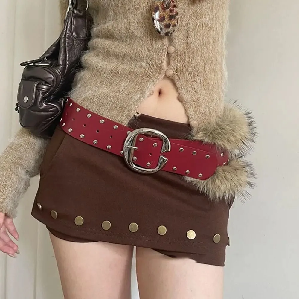 Fashion Rivet Women's Wide Belt Faux Fur Leather Punk Style Belt Patchwork Y2K Waist Belt Jeans Pants Decor
Fashion Rivet Women's Wide Belt Faux Fur Leather Punk Style Belt Patchwork Y2K Waist Belt Jeans Pants Decor