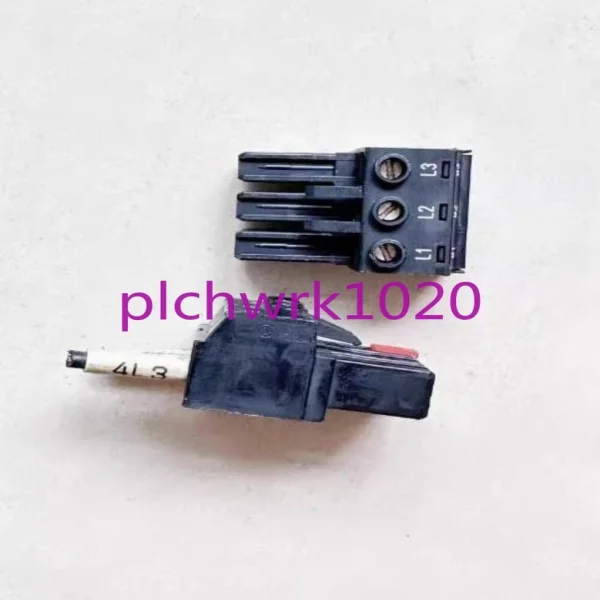 1 шт. клеммная вилка L1 L2 хороший новый оригинальный точечный Plc
1 шт. клеммная вилка L1 L2 хороший новый оригинальный точечный Plc