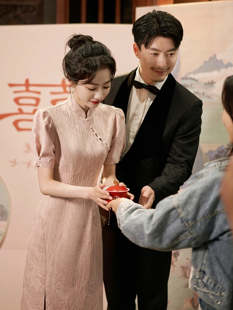 Розовое свадебное платье с короткими рукавами, средней талией, винтажное, с рукавами-фонариками, на молнии, вечернее платье для свадьбы и вечеринки
Розовое свадебное платье с короткими рукавами, средней талией, винтажное, с рукавами-фонариками, на молнии, вечернее платье для свадьбы и вечеринки