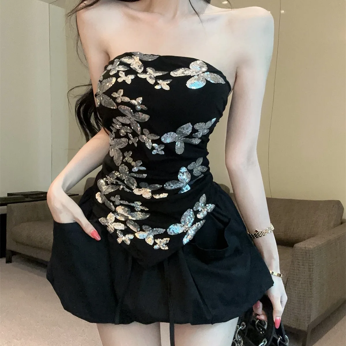 Sweet Cool Heavy Embroidery Sequin Tube Top with Pocket Drawstring Cloud Short Skirt Women's Summer New Fashion Set Korean Style
Sweet Cool Heavy Embroidery Sequin Tube Top with Pocket Drawstring Cloud Short Skirt Women's Summer New Fashion Set Korean Style