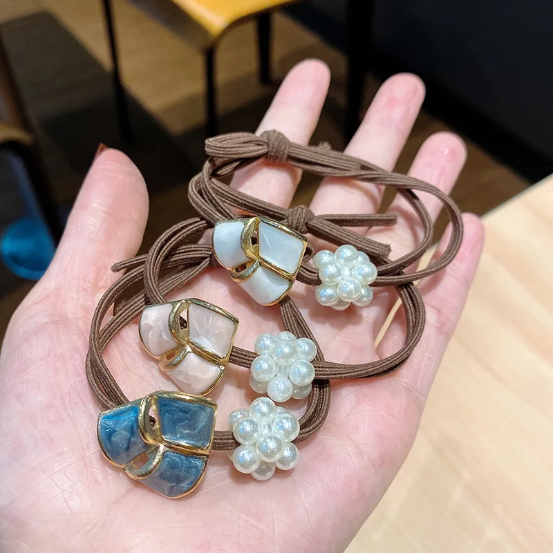 Simple Temperament Flower Rubber Band Hair Rope Small Fresh Petals Hair Loop Tie Hair Rubber Band Hair Rope Hair Accessories
Simple Temperament Flower Rubber Band Hair Rope Small Fresh Petals Hair Loop Tie Hair Rubber Band Hair Rope Hair Accessories