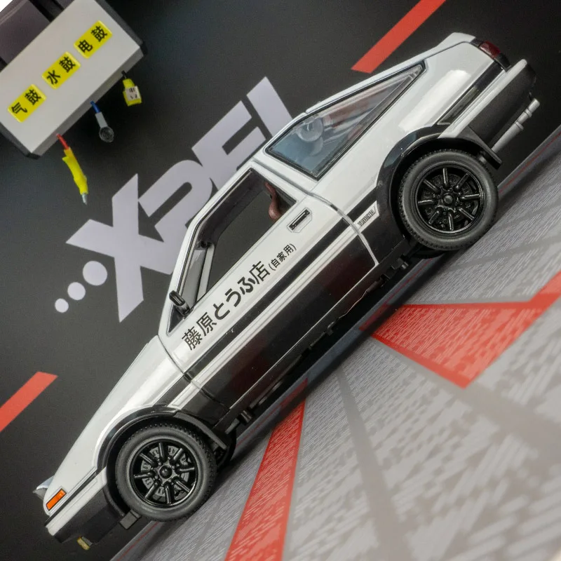 1:24 Toyota AE86 alloy sports car model doors and the front hood and trunk door can be opened has simulated sound and lighting
1:24 Toyota AE86 alloy sports car model doors and the front hood and trunk door can be opened has simulated sound and lighting