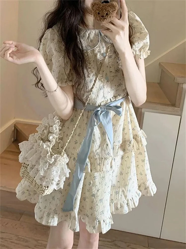 Sweet Floral Patchwork Dress Women French Cute Peter Pan Collar Mini Dress Summer High Waist Slim Lace Up Lady Puffy Vestidos
Sweet Floral Patchwork Dress Women French Cute Peter Pan Collar Mini Dress Summer High Waist Slim Lace Up Lady Puffy Vestidos