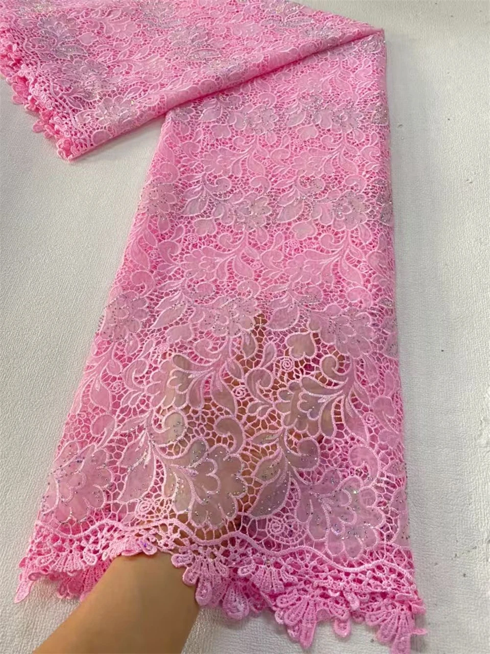 2025 High Quality African Nigerian With Tulle Sewing Lace Fabric Guipure Embroidery Dresses Sequins Beads Stone 5yards JL461
2025 High Quality African Nigerian With Tulle Sewing Lace Fabric Guipure Embroidery Dresses Sequins Beads Stone 5yards JL461