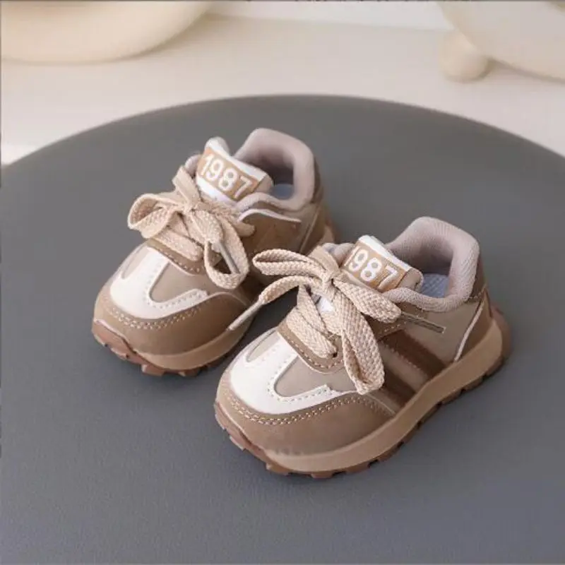 Girls' shoes 2025 SAutumn new style walking shoes, children's casual shoes leather surface waterproof men's treasure anti slip s
Girls' shoes 2025 SAutumn new style walking shoes, children's casual shoes leather surface waterproof men's treasure anti slip s