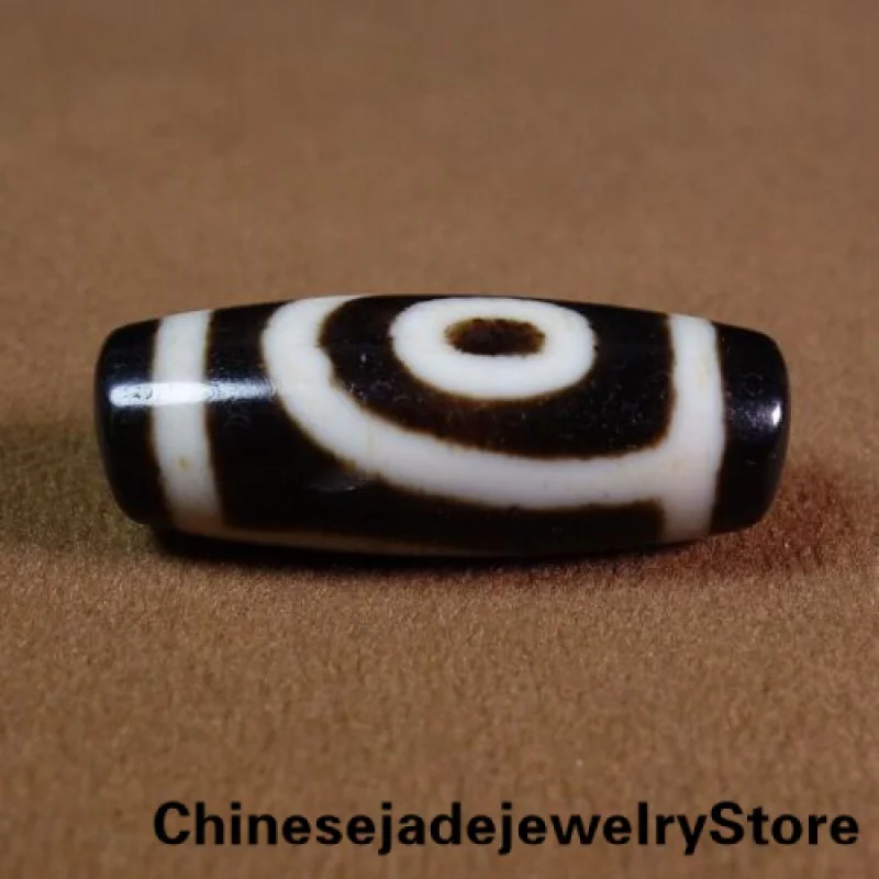 Ancient Tibetan DZI Beads Old Agate Ruyi 2 Eyes Totem Amulet Pendant GZI #9639
Ancient Tibetan DZI Beads Old Agate Ruyi 2 Eyes Totem Amulet Pendant GZI #9639