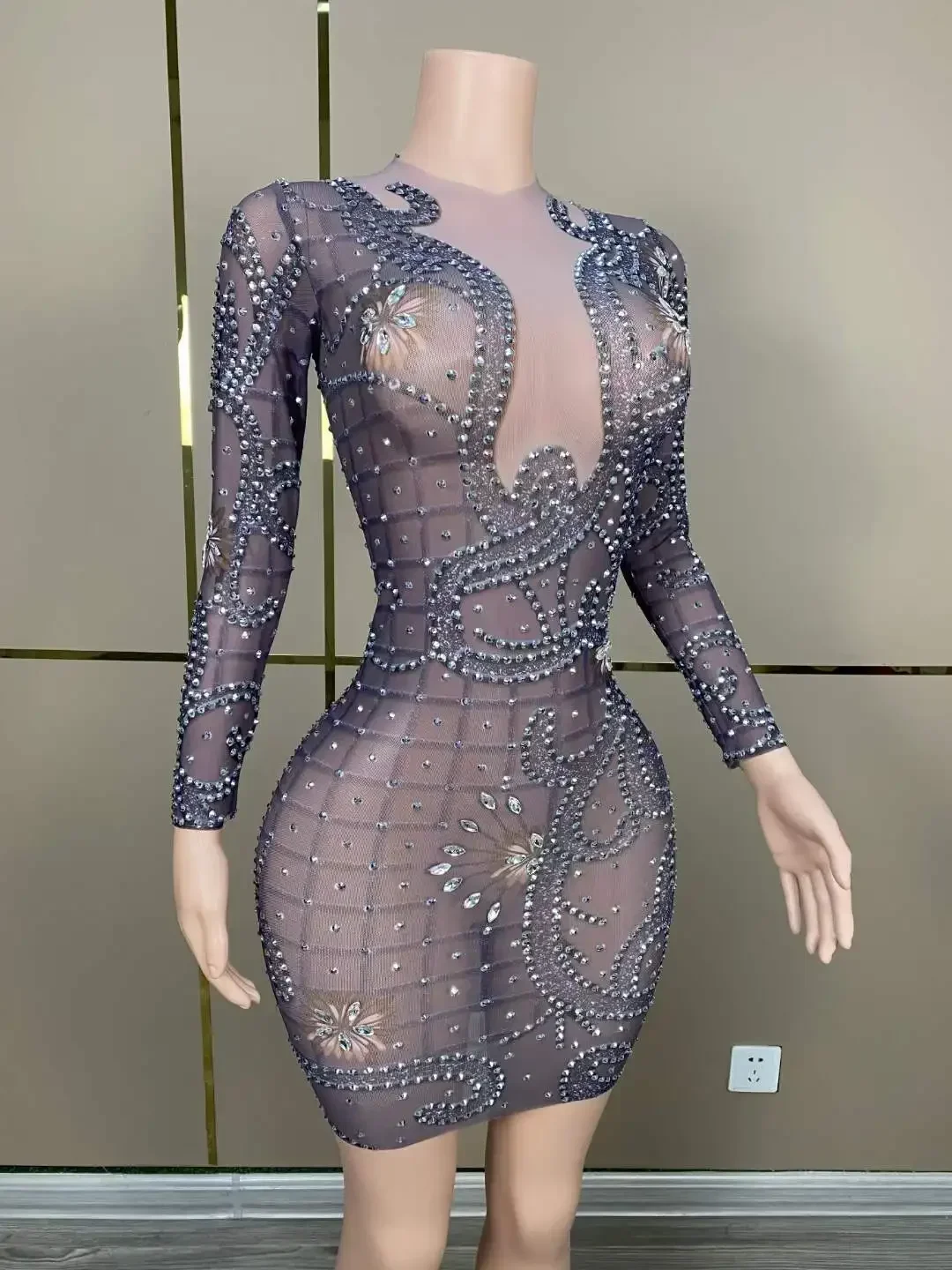 Ensemble Glamour Delicate Women Glitter Rhinestone Birthday Queen Outfit Night Club Celebrate Stage Wear 2025
Ensemble Glamour Delicate Women Glitter Rhinestone Birthday Queen Outfit Night Club Celebrate Stage Wear 2025