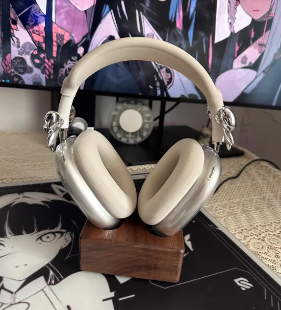 Suitable for AirPodsMax Magnetic Suction Wireless Charging Hibernation Compartment Headphone Stand Headset Base Custom Gifts
Suitable for AirPodsMax Magnetic Suction Wireless Charging Hibernation Compartment Headphone Stand Headset Base Custom Gifts