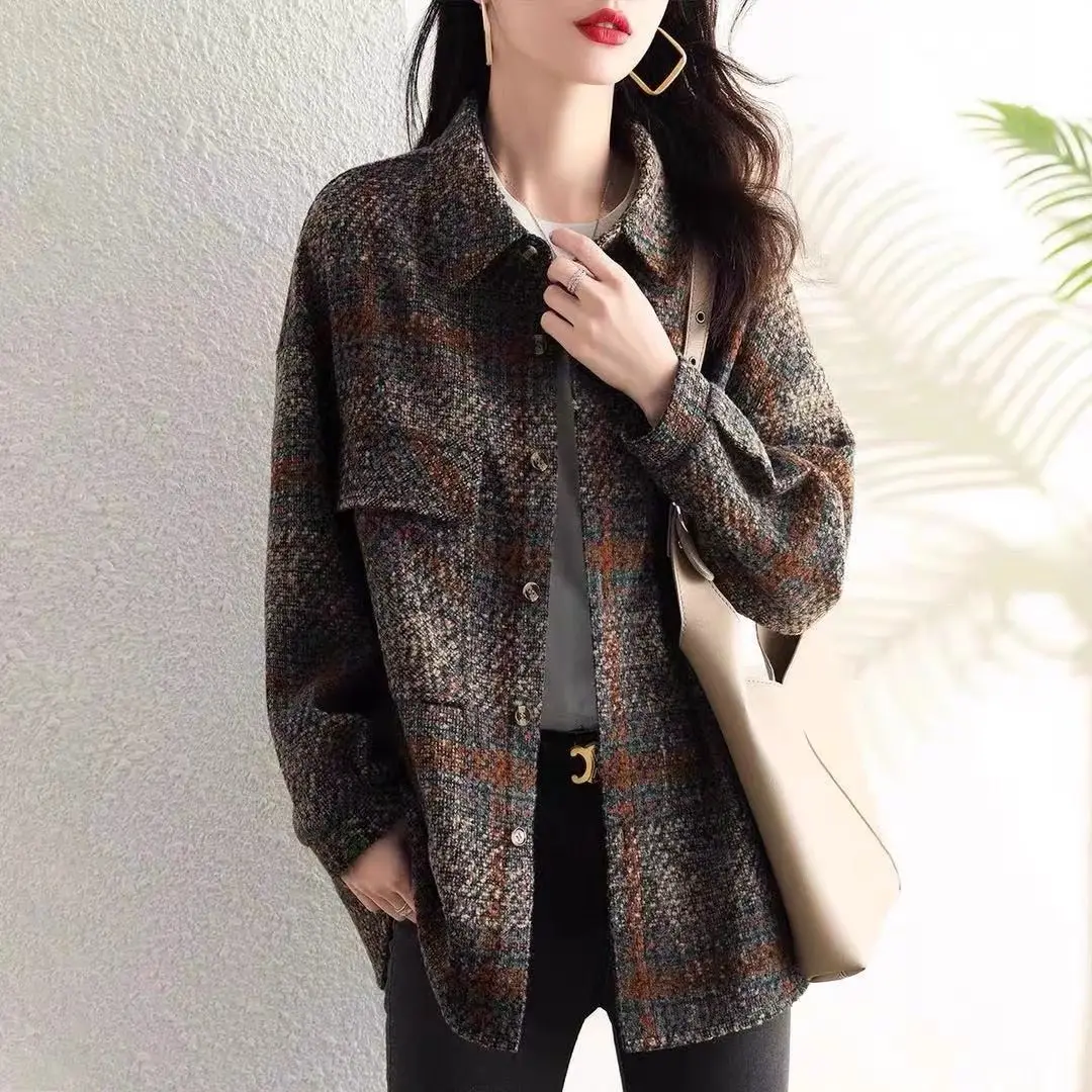 Retro Collar Style Long Sleeved Shirt for Women Loose and Slimming Oversized Top for Casual Wear
Retro Collar Style Long Sleeved Shirt for Women Loose and Slimming Oversized Top for Casual Wear
