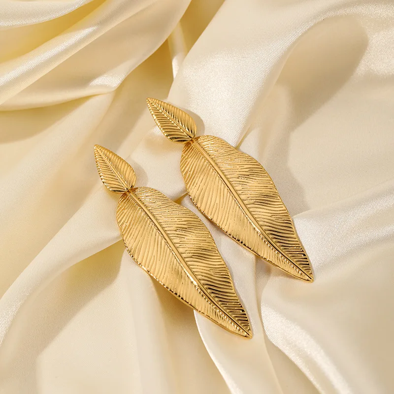 Women's Charms Stainless Steel Earrings, Feather Leaf Design, Waterproof Earrings, Exquisite Style, Fashion Jewelry
Women's Charms Stainless Steel Earrings, Feather Leaf Design, Waterproof Earrings, Exquisite Style, Fashion Jewelry