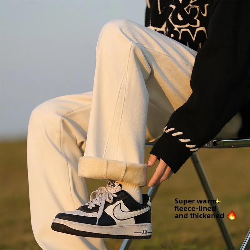 Мужские утепленные брюки на флисовой подкладке для осени и зимы, повседневные теплые брюки, модные прямые джинсы в американском стиле.
Мужские утепленные брюки на флисовой подкладке для осени и зимы, повседневные теплые брюки, модные прямые джинсы в американском стиле.