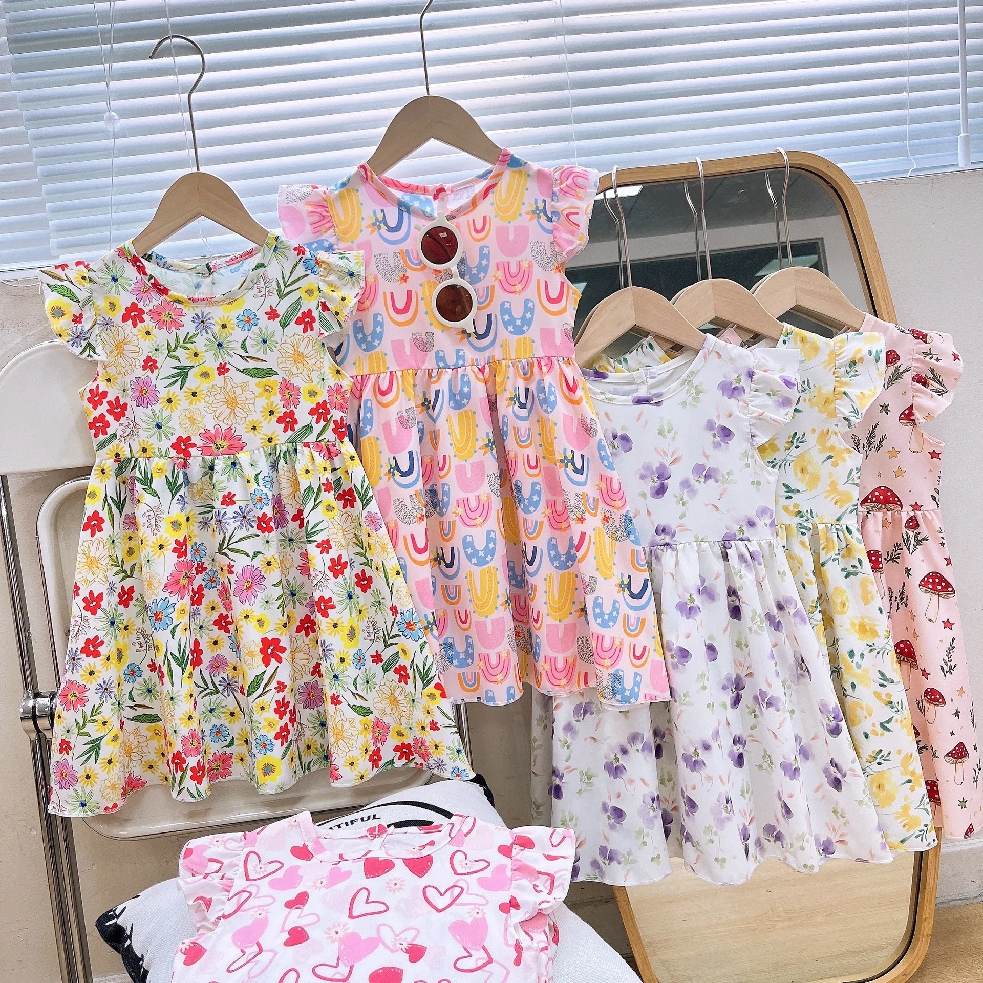 Summer Baby Girl Princess Dress Casual Fashion Baby Girl Flying Sleeve Floral Print Princess Dress Kids Clothing For 1-6 Years
Summer Baby Girl Princess Dress Casual Fashion Baby Girl Flying Sleeve Floral Print Princess Dress Kids Clothing For 1-6 Years