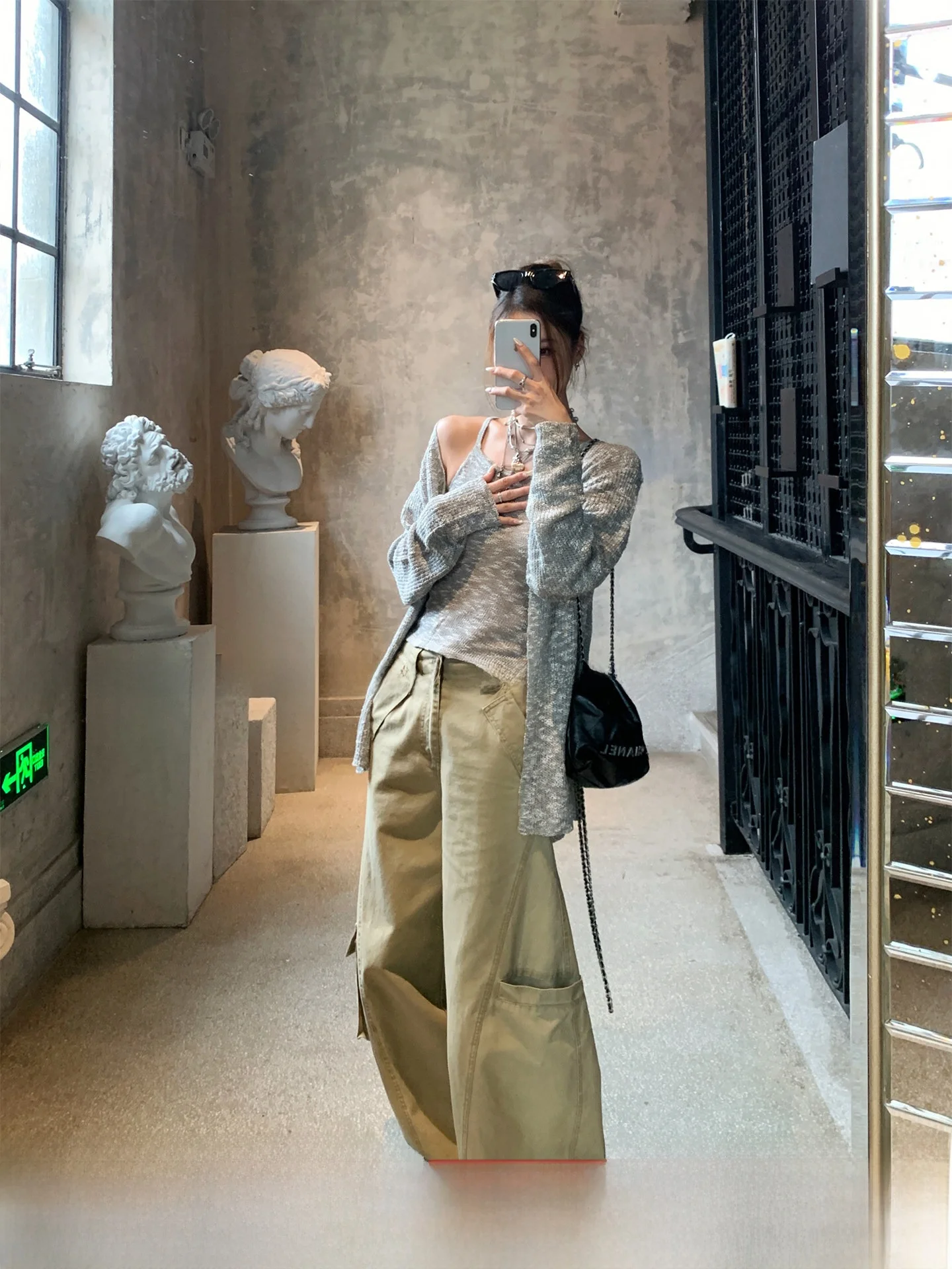 Комплект из двух предметов: вязаный жилет и кардиган GV Big Brother, разноцветный, осенняя новинка, универсальный, с длинными рукавами, круглым вырезом, теплый.
Комплект из двух предметов: вязаный жилет и кардиган GV Big Brother, разноцветный, осенняя новинка, универсальный, с длинными рукавами, круглым вырезом, теплый.