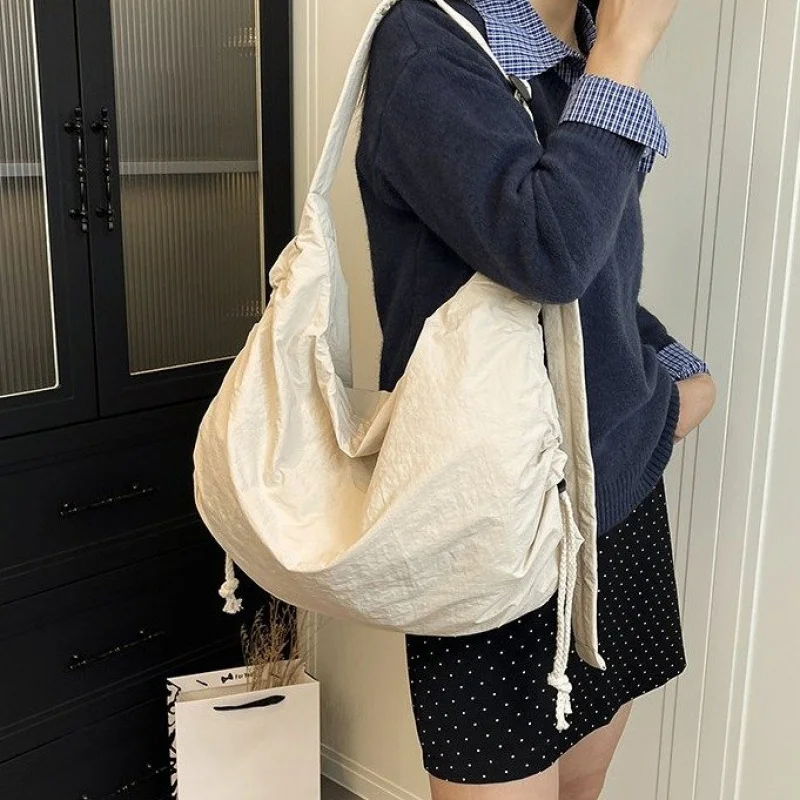 Stylish Simple Casual Vintage Crossbody Handbag For Women With Leather Trendy Design Letter Logo Beautiful
Stylish Simple Casual Vintage Crossbody Handbag For Women With Leather Trendy Design Letter Logo Beautiful