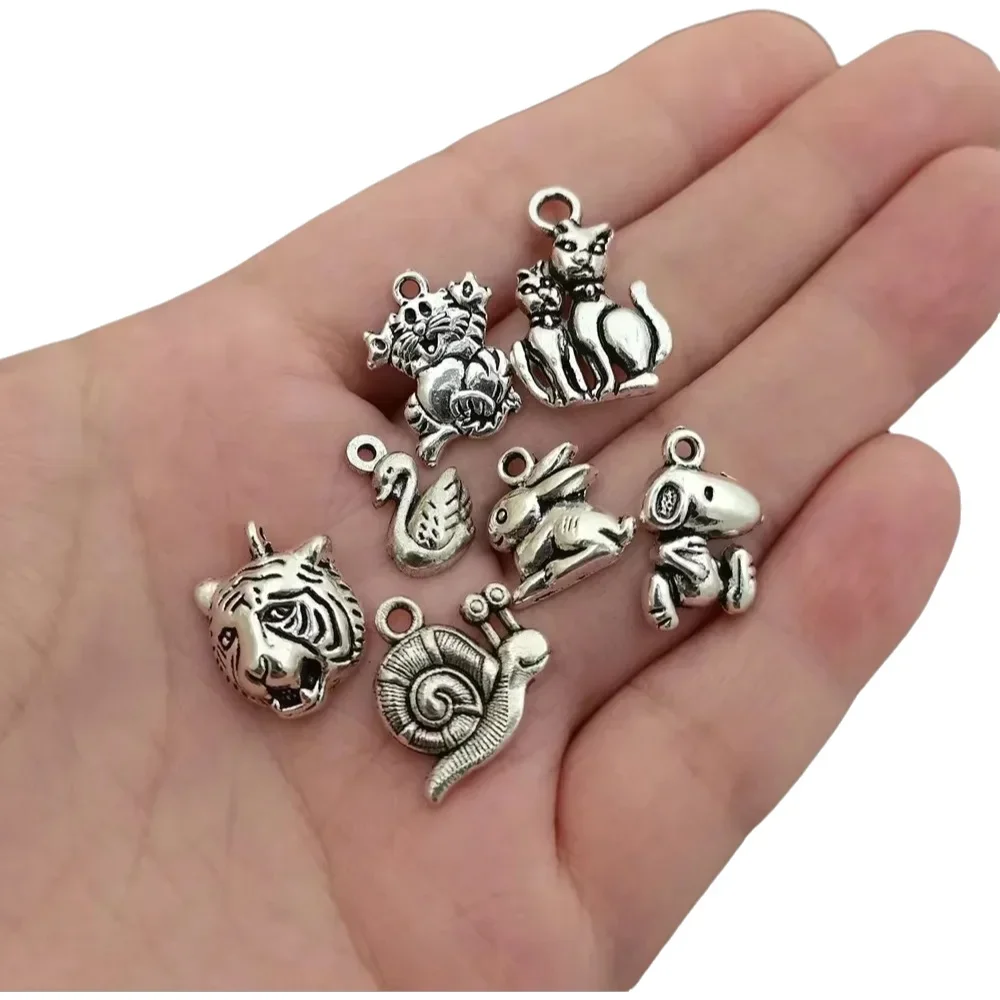 70Pcs Alloy Tiger Head, Rabbit, Duck Charms Mixed Animal Pendant For Jewelry Making A-828
70Pcs Alloy Tiger Head, Rabbit, Duck Charms Mixed Animal Pendant For Jewelry Making A-828