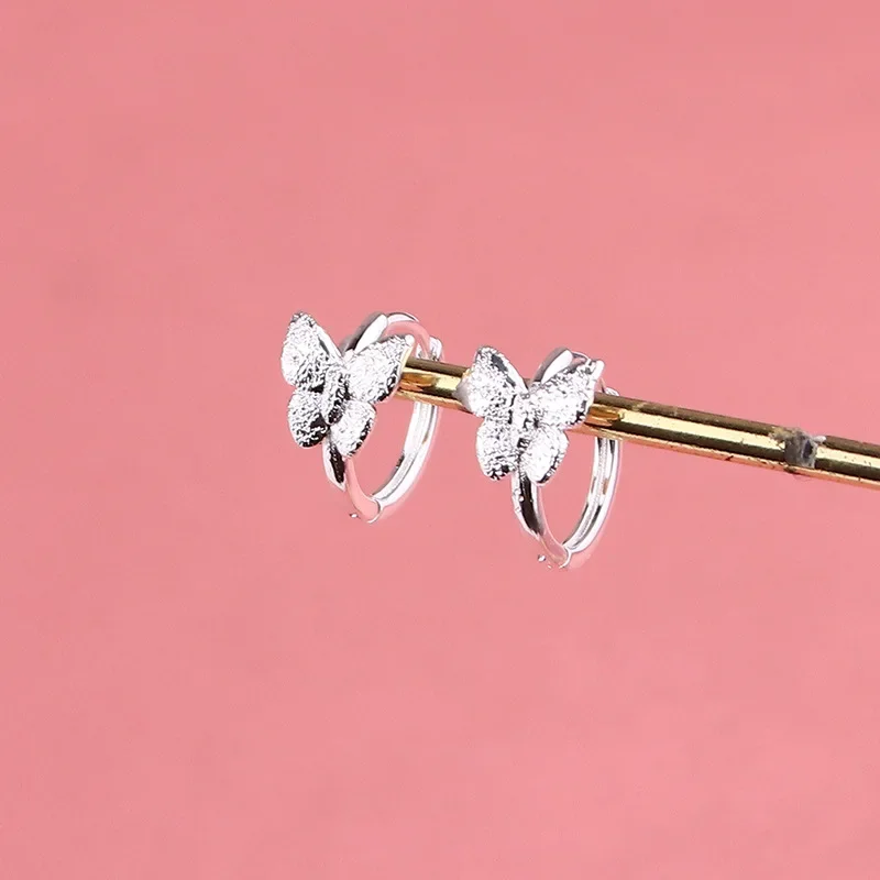 925 Sterling Silver Hot Sale Butterfly hoop Earrings Simple Temperament Exquisite Hot Semale Sexy Jewelry Gift
925 Sterling Silver Hot Sale Butterfly hoop Earrings Simple Temperament Exquisite Hot Semale Sexy Jewelry Gift