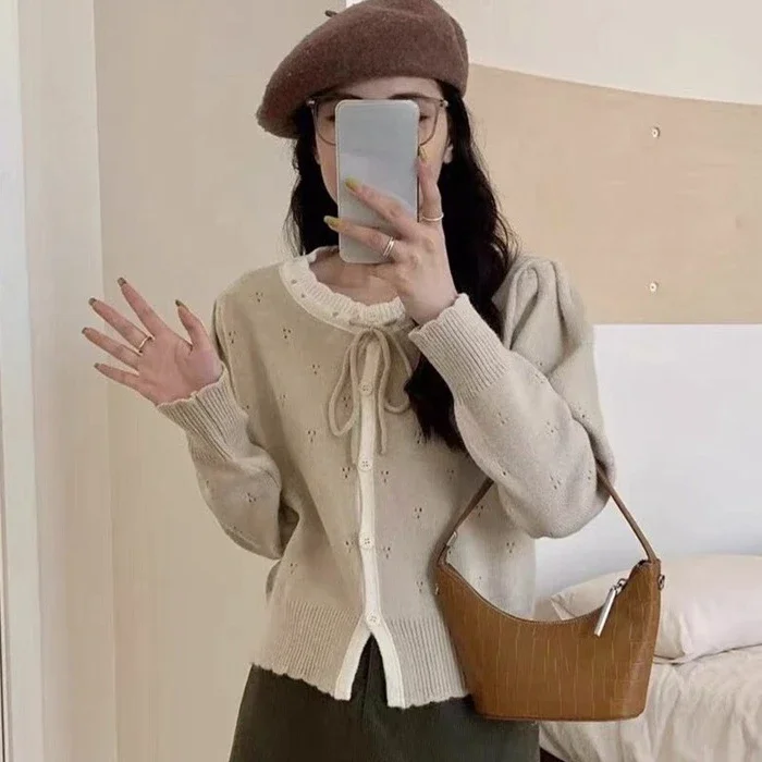 Harajuku Casual loose Chic O-neck Y2k Sweaters solid long Sleeve Women Cardigan Sweater Korean pink lace up bow Tops short Coats
Harajuku Casual loose Chic O-neck Y2k Sweaters solid long Sleeve Women Cardigan Sweater Korean pink lace up bow Tops short Coats