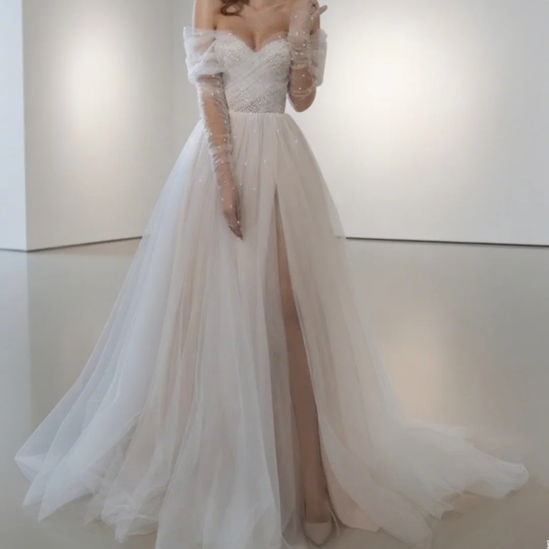 Sexy Split Side Dots Tulle Long Sleeve Bride Dress Off Shoulder Wedding Gowns Customized Birthday Party Prom Gowns
Sexy Split Side Dots Tulle Long Sleeve Bride Dress Off Shoulder Wedding Gowns Customized Birthday Party Prom Gowns