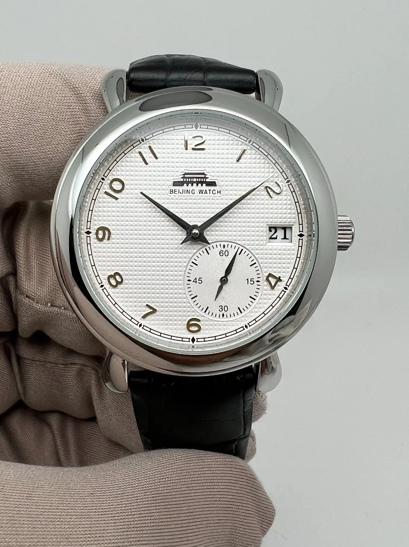 Beijing Brand Watch Classic Large Calendar Waffle Dial Automatic Machinery
Beijing Brand Watch Classic Large Calendar Waffle Dial Automatic Machinery