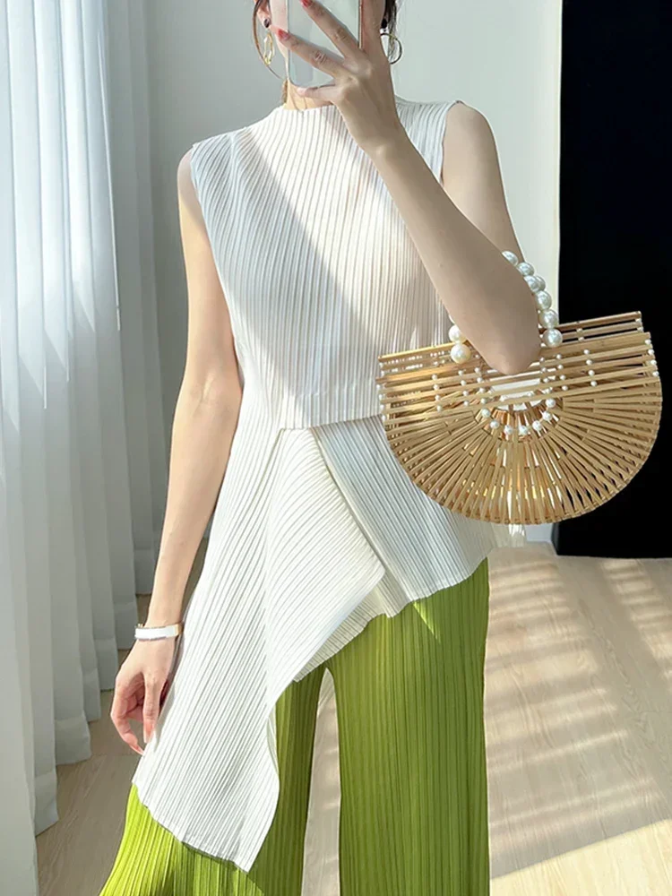 Miyake Irregular Sleeveless Tops Women 2023 Summer Korean Fashion Designer Casual Shirt Round Neck T-shirt
Miyake Irregular Sleeveless Tops Women 2023 Summer Korean Fashion Designer Casual Shirt Round Neck T-shirt