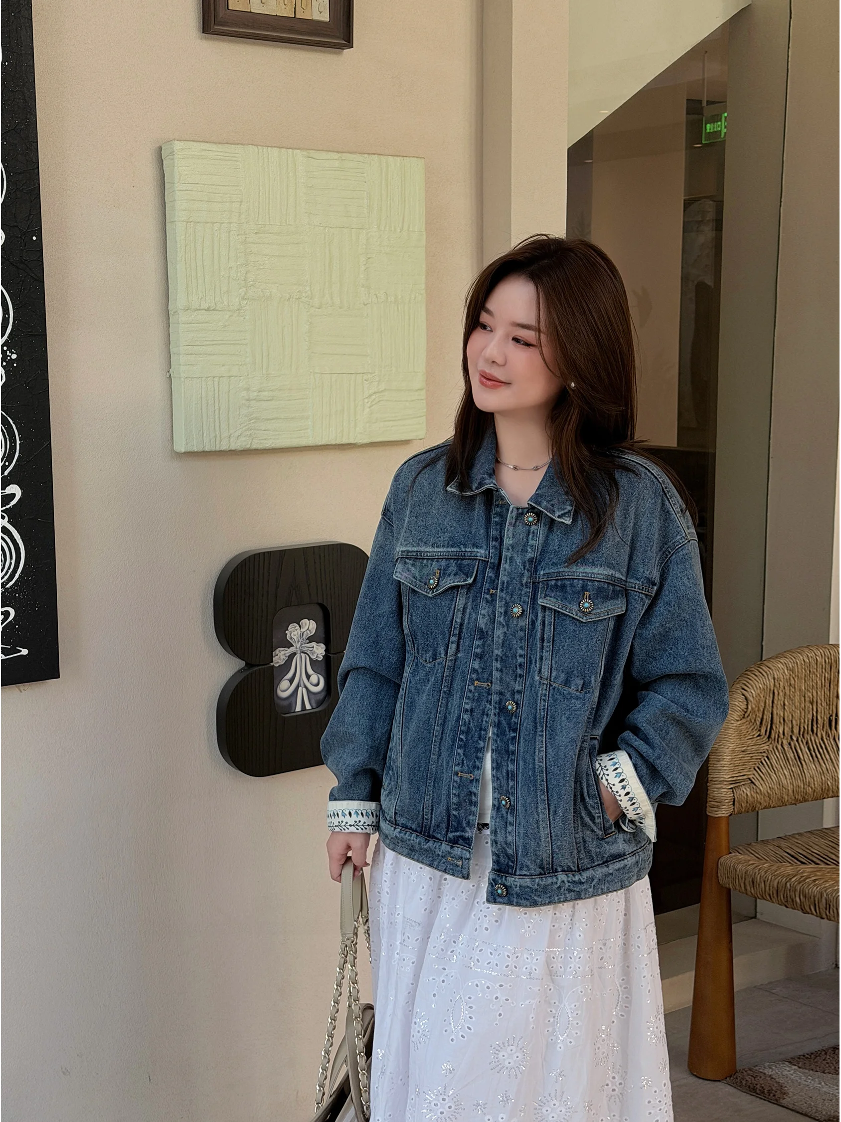 Retro Washed Faded Jeans Jacket Women's Loose Fit Metal Buckle Casual Outerwear Cotton 100% Spring Season Long Sleeve
Retro Washed Faded Jeans Jacket Women's Loose Fit Metal Buckle Casual Outerwear Cotton 100% Spring Season Long Sleeve