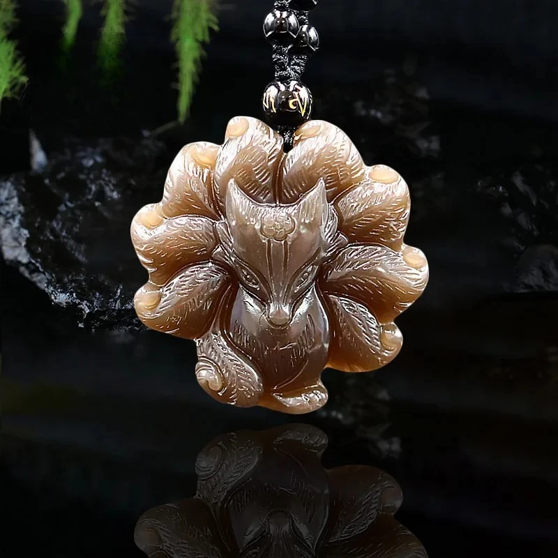 Кулон-оберег из натурального коричневого нефрита в виде девятихвостой лисы, китайское женское ювелирное украшение из жадеита, модный подарок, резной амулет, ожерелье
Кулон-оберег из натурального коричневого нефрита в виде девятихвостой лисы, китайское женское ювелирное украшение из жадеита, модный подарок, резной амулет, ожерелье