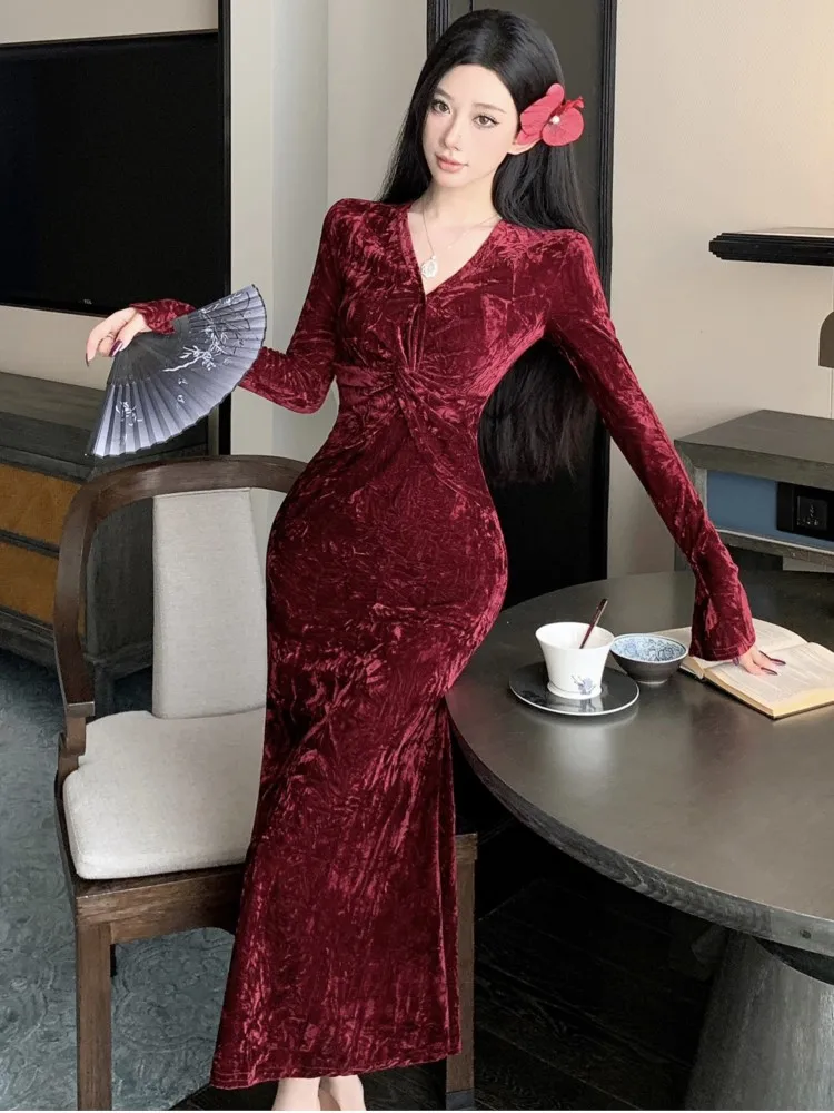 Elegant Red Velvet Womens Dresses French Sexy V-Neck Flare Sleeves Bodycon Mermaid Wedding Party Dress Female Vestidos Robe New
Elegant Red Velvet Womens Dresses French Sexy V-Neck Flare Sleeves Bodycon Mermaid Wedding Party Dress Female Vestidos Robe New