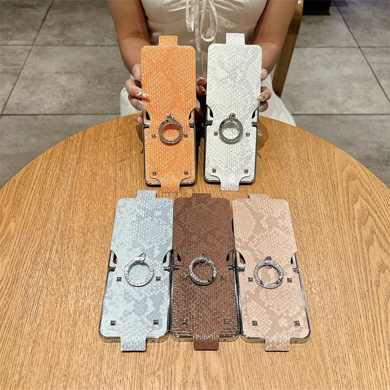 Роскошный гальванический чехол для телефона из кожи змеиной кожи с кольцом из искусственной кожи для Samsung Galaxy Z Flip 3 4 5 6 7 FE Защитный чехол на петлях 
Роскошный гальванический чехол для телефона из кожи змеиной кожи с кольцом из искусственной кожи для Samsung Galaxy Z Flip 3 4 5 6 7 FE Защитный чехол на петлях