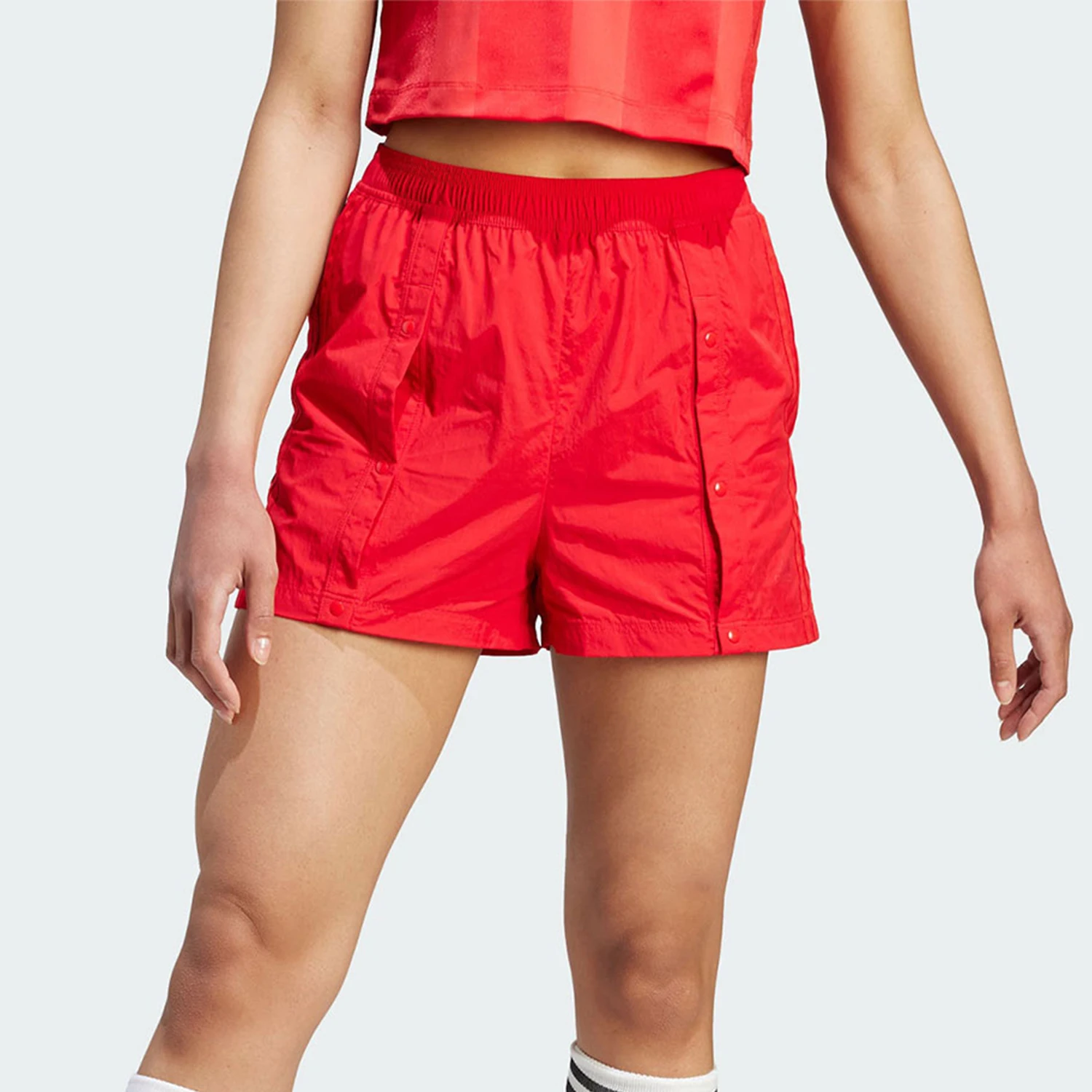Оригинальные женские классические полосатые шорты Adidas New Season Summer с высокой талией IK4240
Оригинальные женские классические полосатые шорты Adidas New Season Summer с высокой талией IK4240