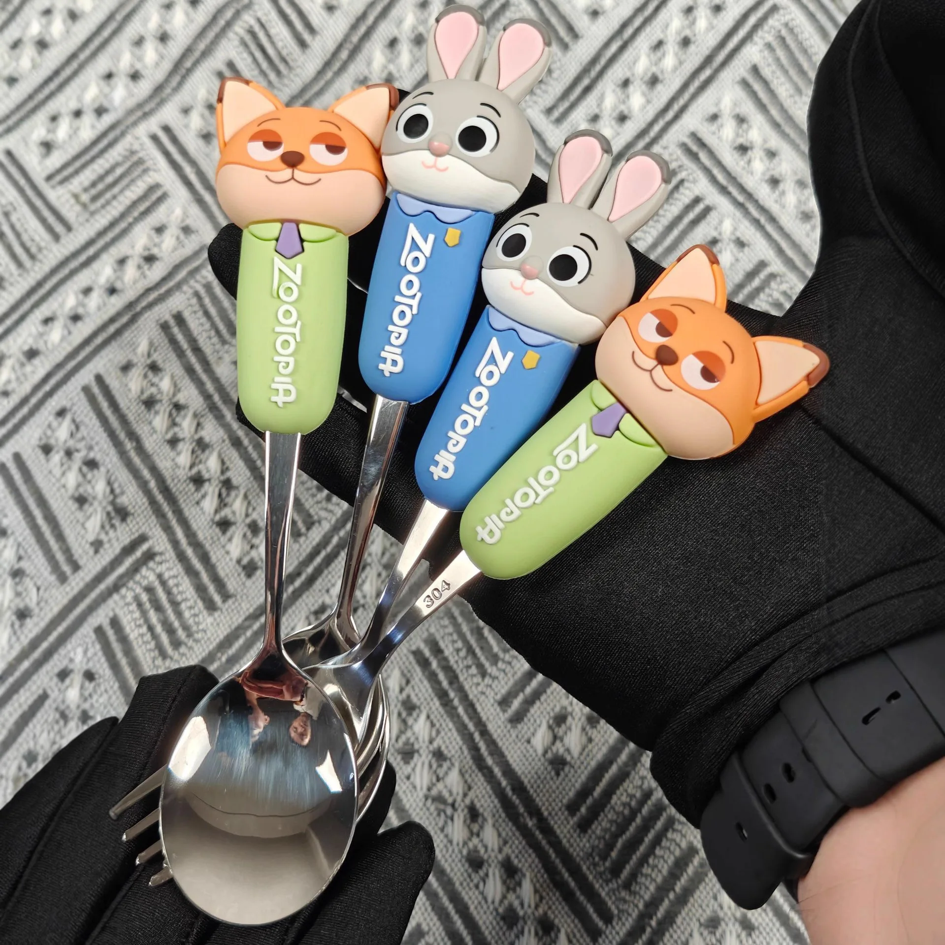 Для Zootopia 2, ложка, вилка, детская посуда, мультяшный кавайный суп, кофейная ложка, торт, фруктовая вилка, детские столовые приборы из нержавеющей стали
Для Zootopia 2, ложка, вилка, детская посуда, мультяшный кавайный суп, кофейная ложка, торт, фруктовая вилка, детские столовые приборы из нержавеющей стали