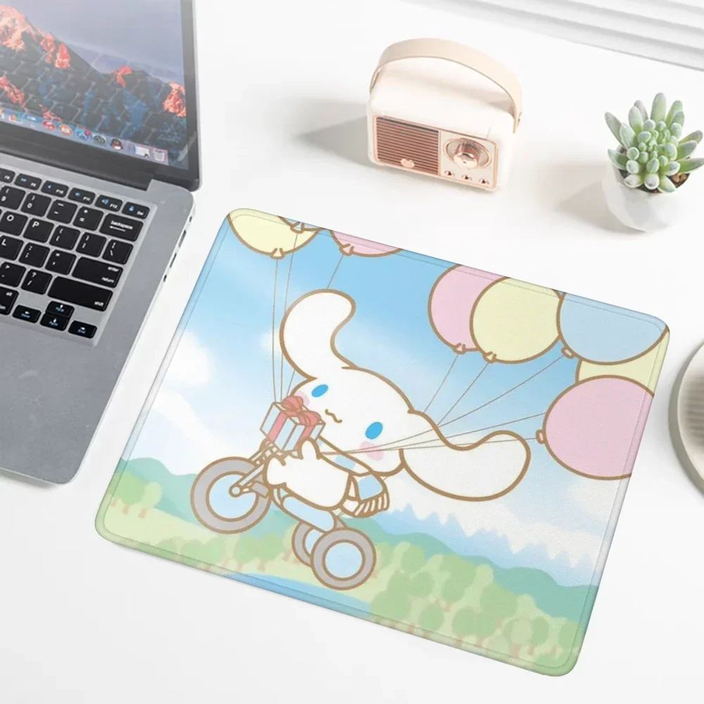 Маленький коврик для мыши Sanrio Cinnamoroll, офисный, из нежной кожи, удобный, милый, для студенческого общежития, для беспроводной мыши
Маленький коврик для мыши Sanrio Cinnamoroll, офисный, из нежной кожи, удобный, милый, для студенческого общежития, для беспроводной мыши