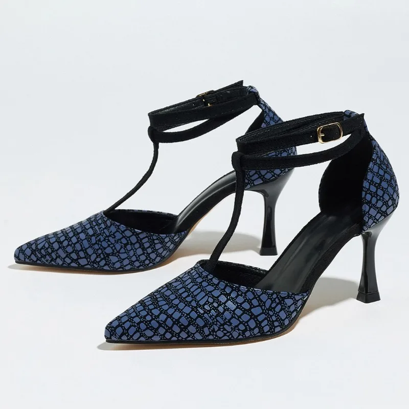 Сексуальные дизайнерские босоножки на тонком каблуке с Т-образными ремешками, женские дизайнерские вечерние модельные туфли с ремешком на щиколотке, элегантные туфли-лодочки с острым носком для женщин
Сексуальные дизайнерские босоножки на тонком каблуке с Т-образными ремешками, женские дизайнерские вечерние модельные туфли с ремешком на щиколотке, элегантные туфли-лодочки с острым носком для женщин