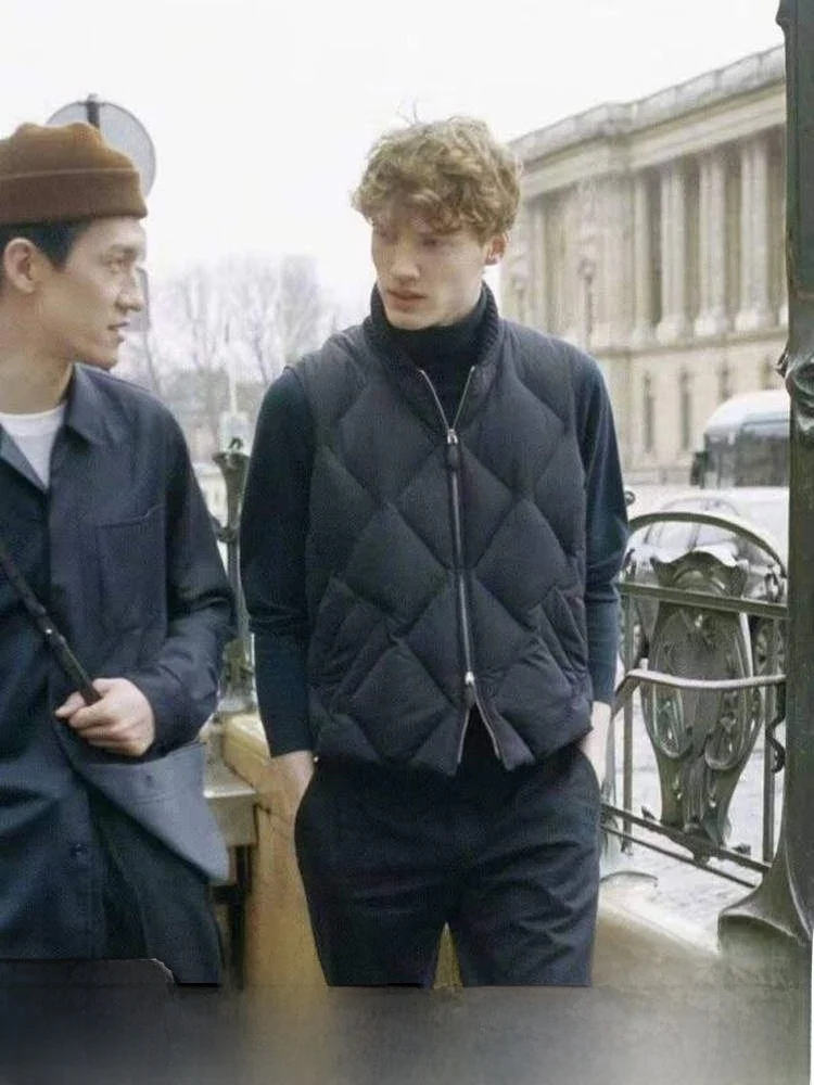 Italian Sle Men's High-End Winter Duffel Coat Knitted Patchwork down Vest Trendy Loose Fit Youth ular Diamond Pattern
Italian Sle Men's High-End Winter Duffel Coat Knitted Patchwork down Vest Trendy Loose Fit Youth ular Diamond Pattern