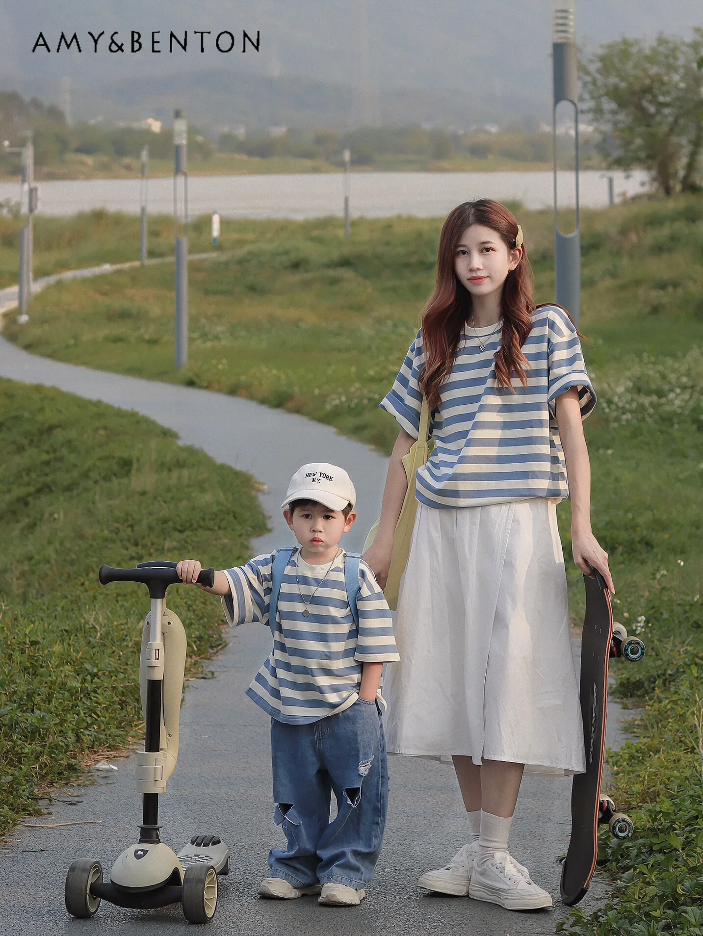 2026 Summer New Matching Family Outfits Mom and Me High End Color Block Striped Short-sleeve Thin T-shirts Casual Versatile Tops
2026 Summer New Matching Family Outfits Mom and Me High End Color Block Striped Short-sleeve Thin T-shirts Casual Versatile Tops