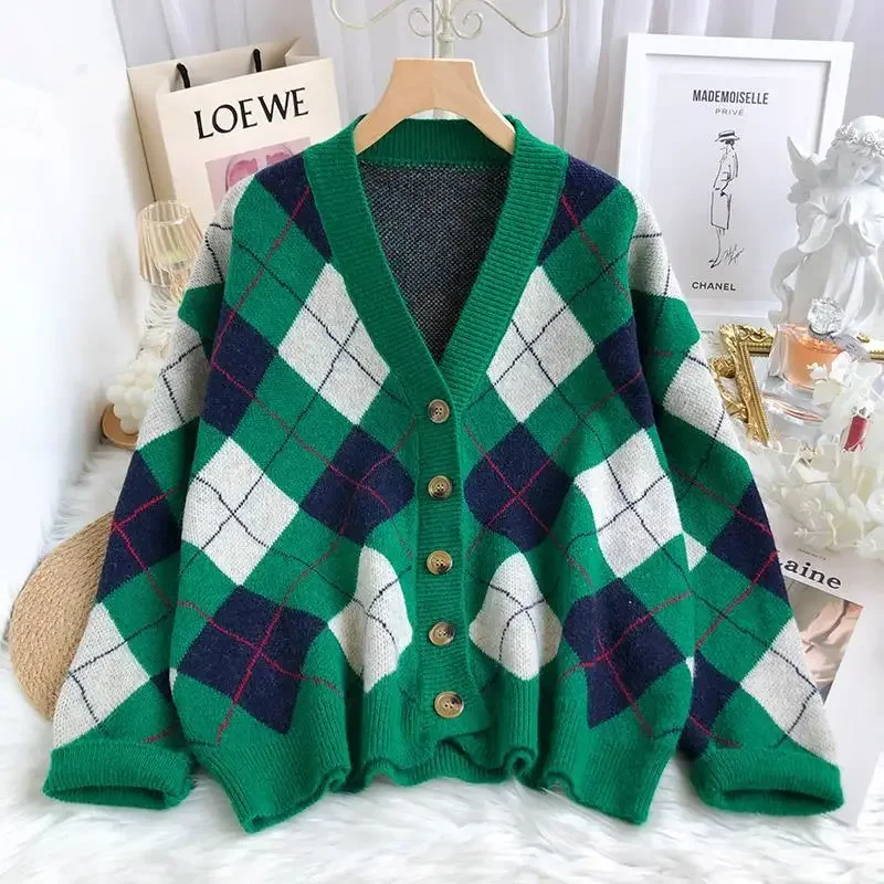 Women Autumn Winter Korean Style V-Neck Lozenge Contrast Panelled Knit Cardigan Sweater Thickened Button Long Sleeves Coat D667
Women Autumn Winter Korean Style V-Neck Lozenge Contrast Panelled Knit Cardigan Sweater Thickened Button Long Sleeves Coat D667