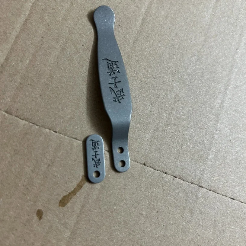 Titanium Alloy Pocket Clip and Filler Tab for Hinderer XM18 3.5'Knives
Titanium Alloy Pocket Clip and Filler Tab for Hinderer XM18 3.5'Knives